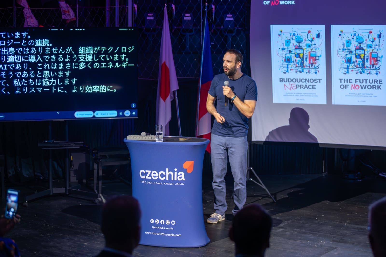 Filip Dřímalka při přednášce na EXPO 2025 v Japonsku