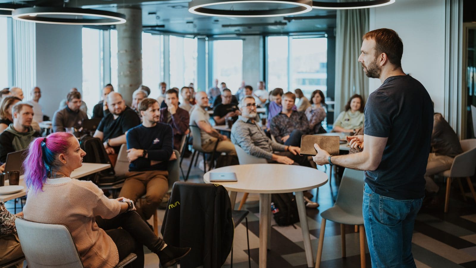 Filip Dřímalka přednáší účastníkům Future AI Leader