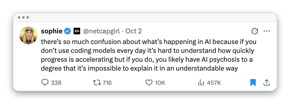 Tweet Sophie o tom, proč lidé rozdílně vnímají rychlost pokroku AI.